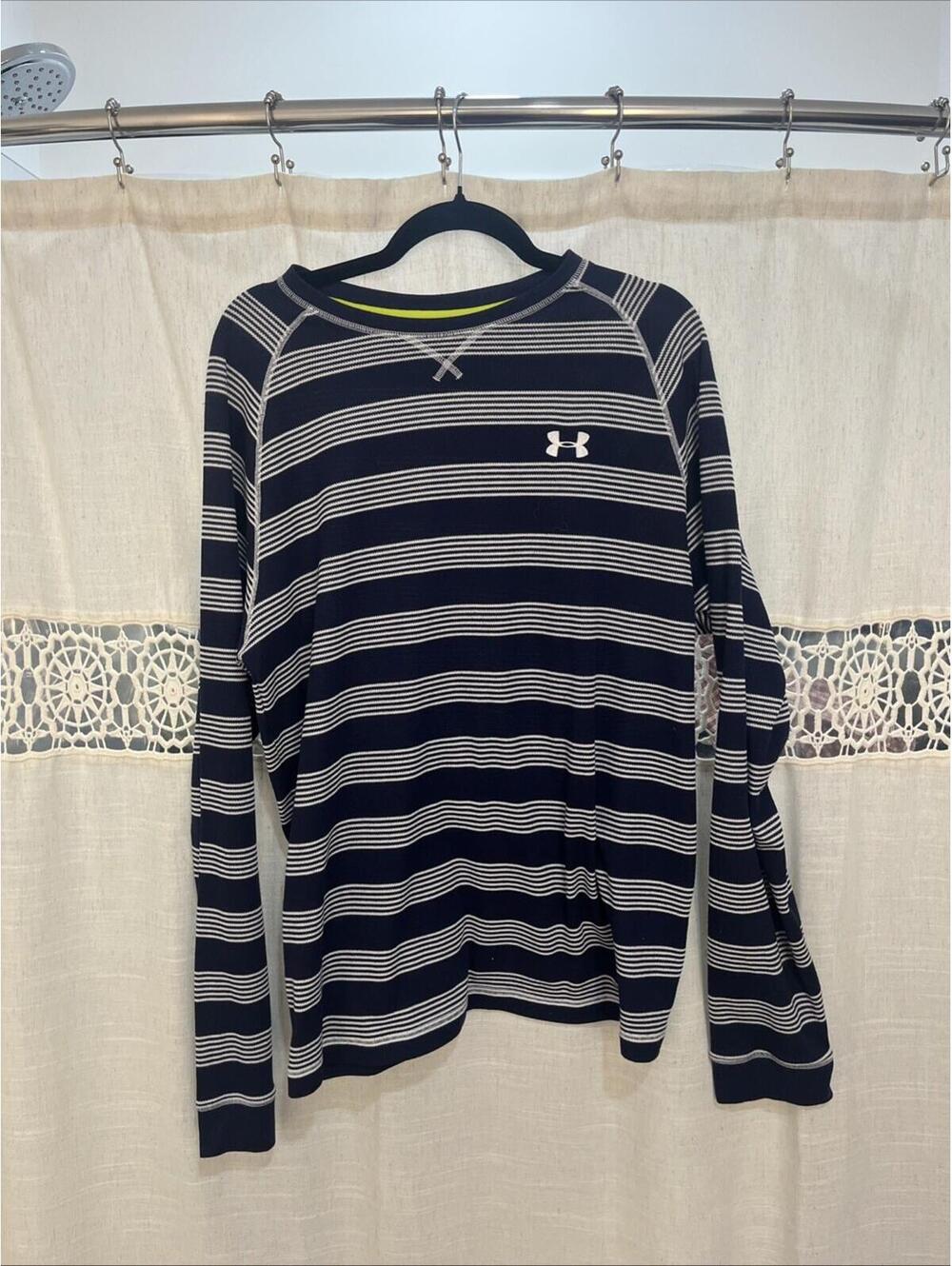 Under Armor XL Catalyst Navy White Striped Long Sleeve Top All Season